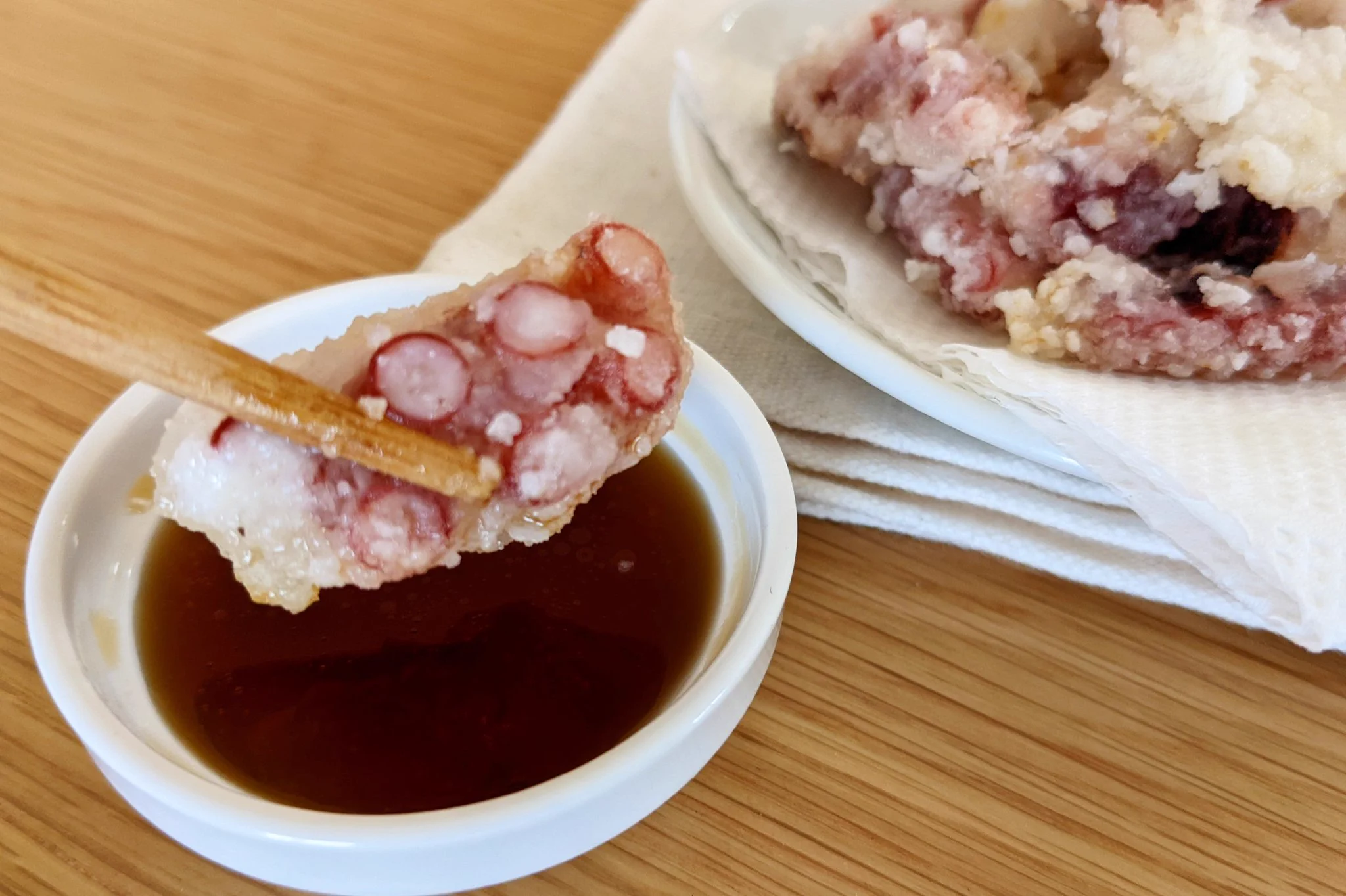 少ない油で作れて簡単！カラッとジューシー「タコの揚げ焼」。