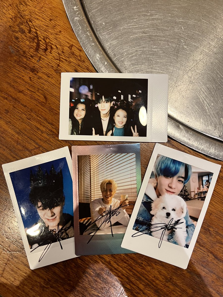 jenjaemdreamies's tweet photo. jeno is the sweetest best boy ever, i will never forget this moment ft SIGNED POLAROIDS #JENO #JENOwithPeterDo #JENOxVOGUEWORLD #JENONCTDREAM #JENONCT https://t.co/4blyL7e3dD