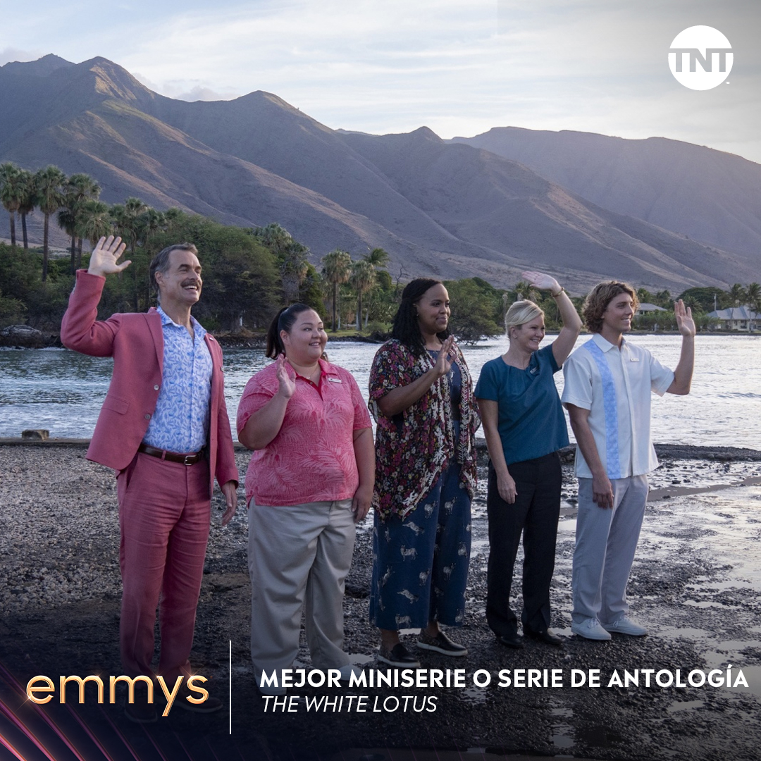 TNTLA's tweet photo. Gran noche para The White Lotus, que ahora gana el #EmmyTNT a mejor miniserie! https://t.co/1IjCqSMbJA