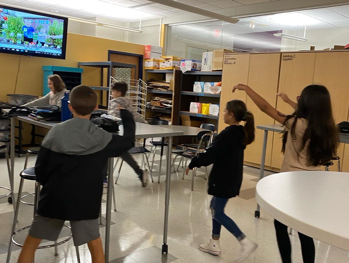 scullotta22's tweet photo. 5th and 6th graders playing Zombie tag π§ to review germs spreading and introduce the immune system #aim2empower #bhmsstem #zombies #5thgrade #6thgrade https://t.co/igbf2jFuN9