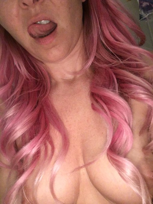 3 pic. It’s happening!! So very sooon!??? https://t.co/DxKAfjtN8y