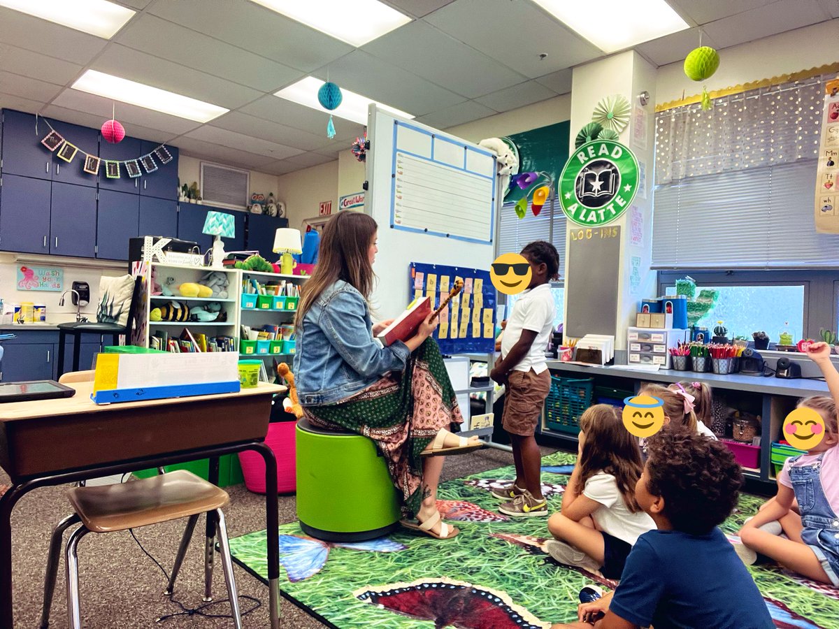 MissSelahG's tweet photo. Oh today was so much fun!!! πI got to start taking over part of the classroom. My kiddos made me feel so welcomed. Peep me on the teacher stage stretching them vowel sounds π€ #FA22Interns #fundations https://t.co/CBjxVwfqAq