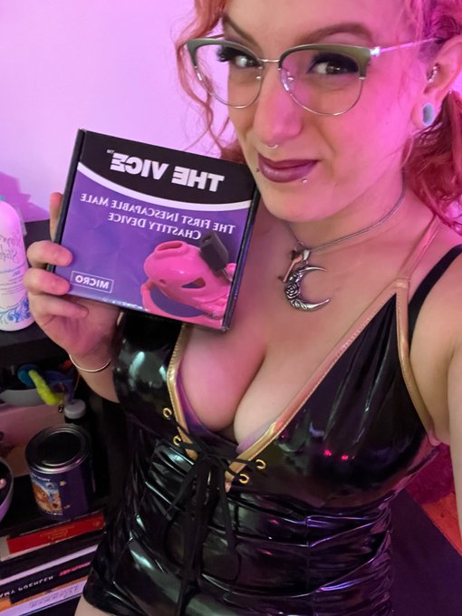 I already locked my &ldquo;boyfriend &ldquo; in permanent chastity    Who&rsquo;s next😈  @lockedinlust https://t.co/pJ<a href="/tag/exposure"class="tags"><span>#exposure</span></a><a href="/tag/loser"class="tags"><span>#loser</span></a><a href="/tag/findom"class="tags"><span>#findom</span></a><a href="/tag/humiliation"class="tags"><span>#humiliation</span></a><a href="/tag/retweets"class="tags"><span>#retweets</span></a>