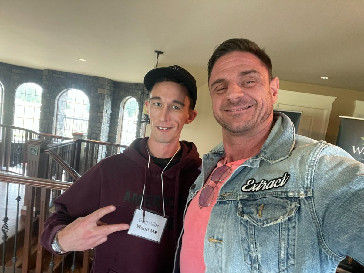 ExtractMags's tweet photo. Photos from b.lounge @ the mansion in #calgary! Wonderful budtenders event put on by @budtendersassoc! Thanks for having us. Most in touch event with cultivars and their products we've been to, can't wait for the next.
#cannabis #cloudsovercanada #licensedproducers #cultivars https://t.co/JOodBZmbz7