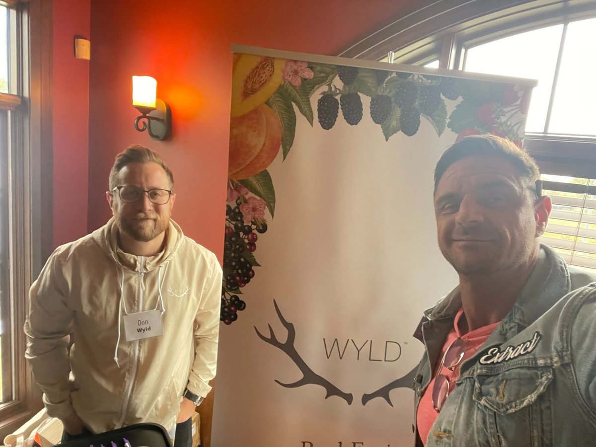 ExtractMags's tweet photo. Photos from b.lounge @ the mansion in #calgary! Wonderful budtenders event put on by @budtendersassoc! Thanks for having us. Most in touch event with cultivars and their products we've been to, can't wait for the next.
#cannabis #cloudsovercanada #licensedproducers #cultivars https://t.co/JOodBZmbz7