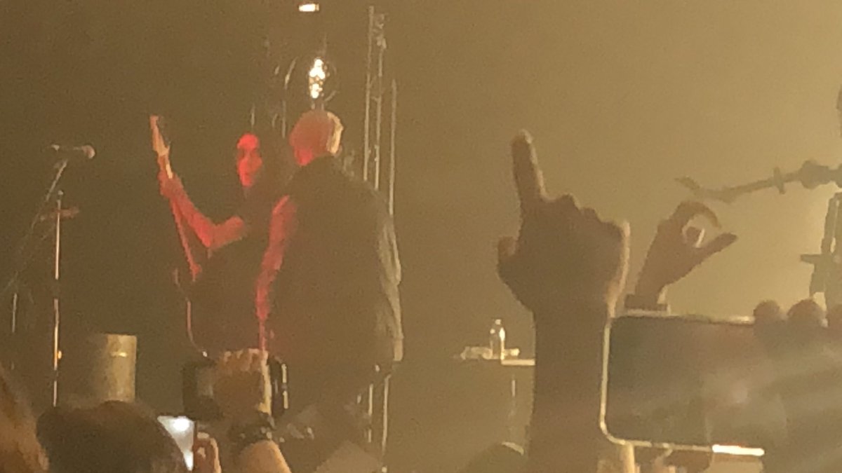 localemonemo's tweet photo. Took this last night and noticed @rickyolsonx looks surprised or either @ChrisMotionless scared the shit out of him lmao https://t.co/GCDMzQWXoC