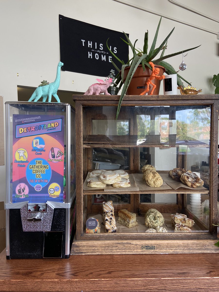 DetroitlandV's tweet photo. Lefty’s Barbershop • Dessert Oasis Coffee Roasters • Roughnecks Barbershop • The Gathering Coffee Co. #detroitlandvending #creativevending #Detroit https://t.co/KpGPFOOmfe