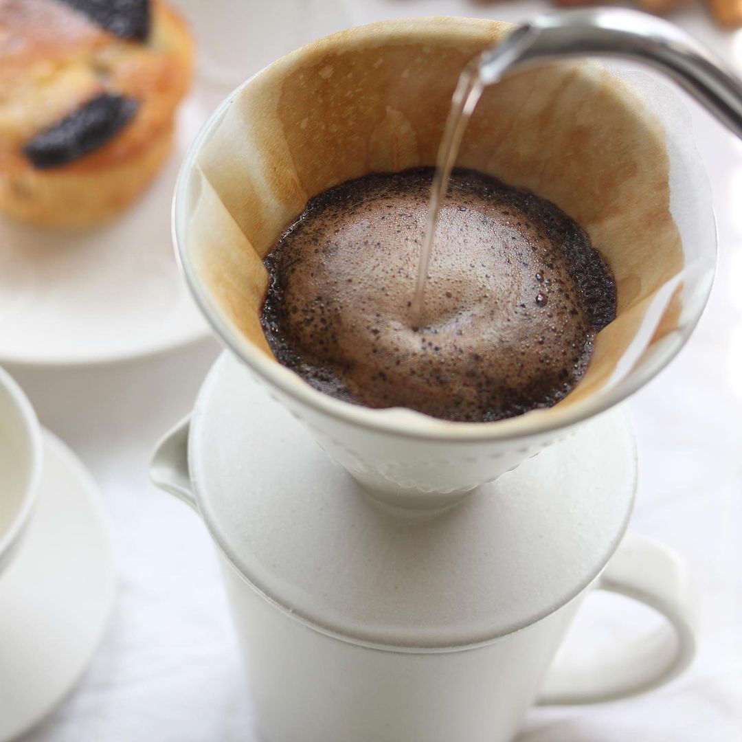 cafe_monogatari's tweet photo. 晴れた日の午後
お気に入りのおやつと
ものがたり珈琲と

#HaveaBeautifulTime

9月のものがたり珈琲
#受容 と #解放

↓9/15までお申し込み受付中✨
https://t.co/6wLeuyOnJ5

Photo by @tomo.lsm https://t.co/tCZmW2nr0h