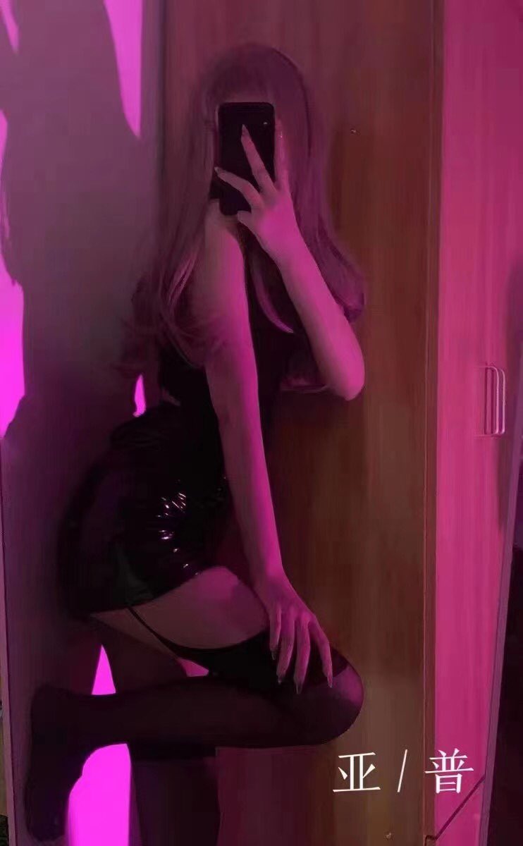 SoulMClub's tweet photo. 弟弟，还在等什么？
VX：YingHCApp
#西安SM #四爱女攻 #女主 #女主男奴 #圣水奴 #女攻男受 #丝袜脚底 #四爱女攻 #黄金调教 #调教狗奴 #调教 https://t.co/vscD5gTSUO