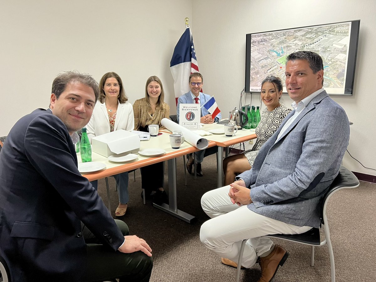 WardaSouihi's tweet photo. 🇫🇷 Visite du député @cjweissberg à Seattle, Washington 🇺🇸 et rencontre avec les acteurs locaux français (associations, écoles, entreprises) et la communauté française. Des échanges très intéressants et une belle dynamique ! Merci ! 😀 https://t.co/bo3nWsRsyl