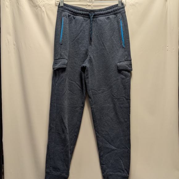 BensonJanon's tweet photo. So good I had to share! Check out all the items I'm loving on @Poshmarkapp from @cinderellascl11 #poshmark #fashion #style #shopmycloset #jcrew #athleticworks #hollister: https://t.co/43FIAMFDt2 https://t.co/e5A0DDFA5i