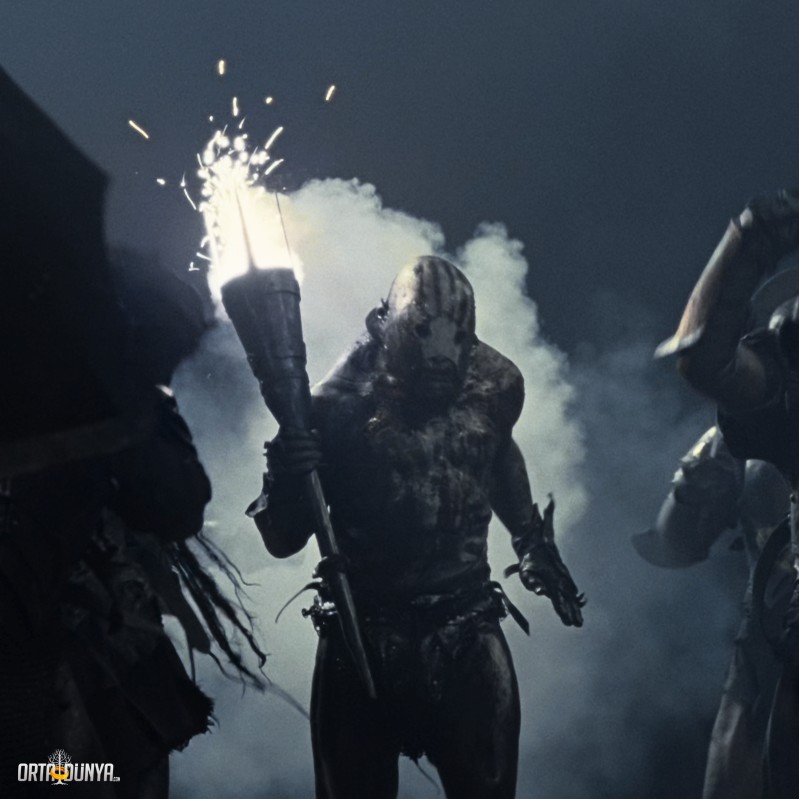 İşine koşa koşa giden, görev bilinci yüksek, motivasyonu tam, sorumluluk alan, esnek çalışma saatlerine uyum sağlayan örnek bir asgari ücretli çalışan.