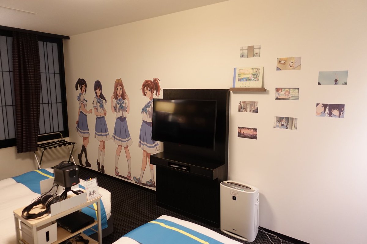ao5000's tweet photo. 京都タワーホテルさんのリズと青い鳥ルーム
ラッキーにも初日に宿泊させていただきました。ウォールアートも展示物もすばらしくて、作品愛に溢れてて、お部屋にいるだけでとっても幸せな気分に浸ることができました。ずっといたい。。機会があればまた来たいです
#リズと青い鳥

【以下ネタばれ注意】 https://t.co/R6xgmNa2o0
