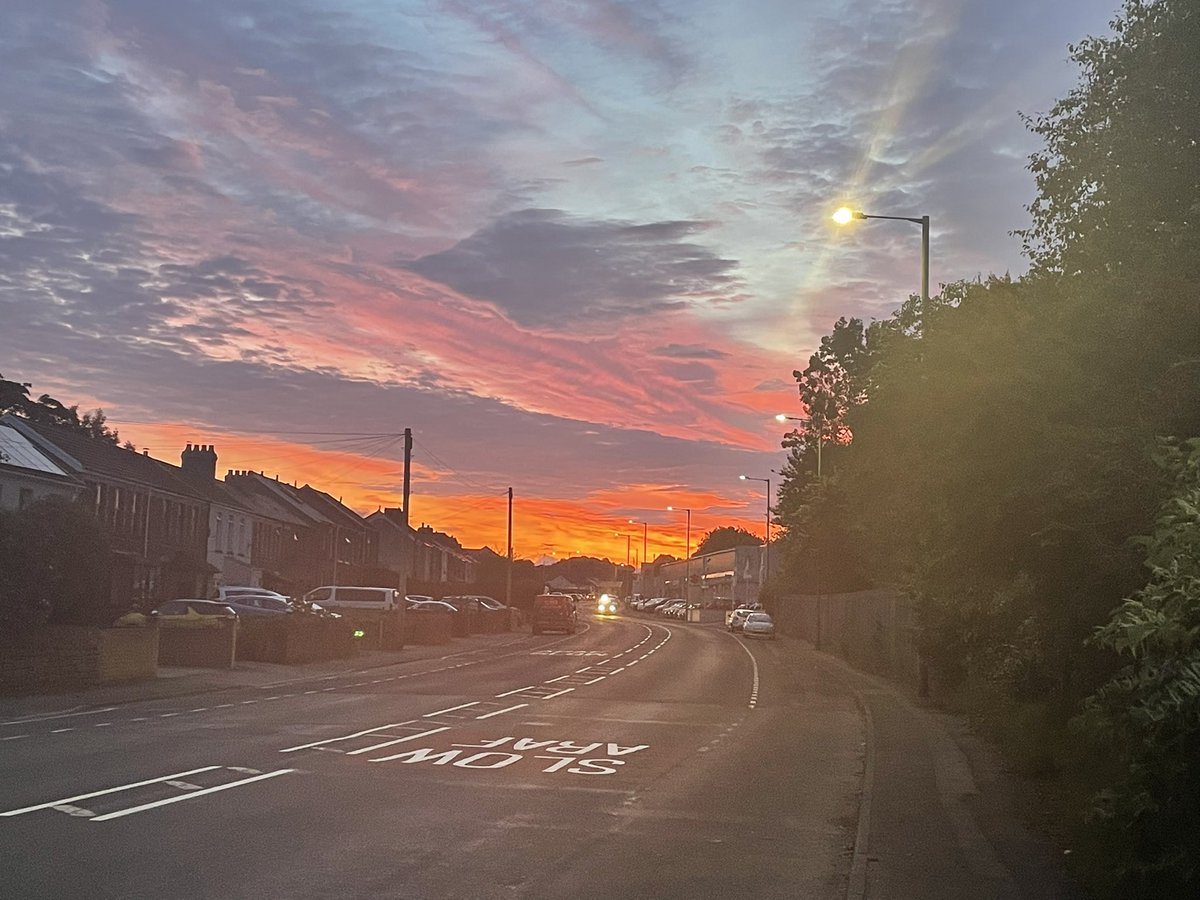 Sunrise towards #neath