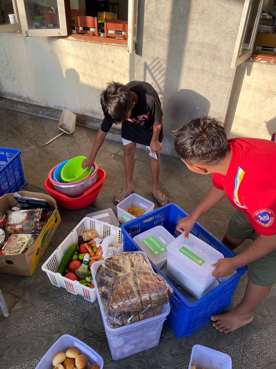 SOS_Bali's tweet photo. There’s no such thing as ‘away’ when we throw anything away, it must go somewhere.
#zerowaste #zerofoodloss #zerohunger #helpinghands #careshare #SharingIsCaring #bali #sos #indonesia https://t.co/eJ4O2VOtEE