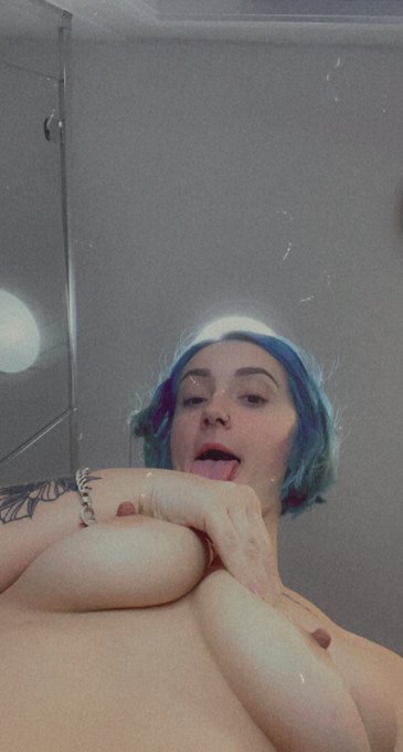 3 pic. enjoy xo https://t.co/mNnyxq9vAh