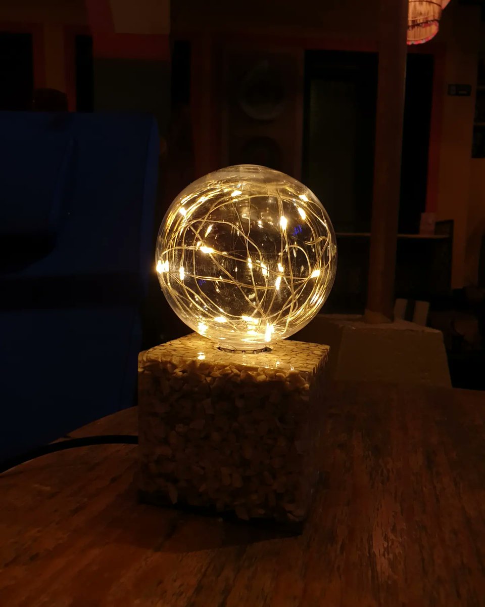 calendulacraft's tweet photo. Hey crafty people, did you know that the only true perfection is in fleeting moments of beauty? Appreciate all that
.
In frame : fairy lamp
.
#dekorasirumah #dekorasikamar #smallbussiness #sleeplamp #supportsmallbusiness #resinlamp #homedecorjogja #homedecor #lampuresin https://t.co/yfymFEe3g7
