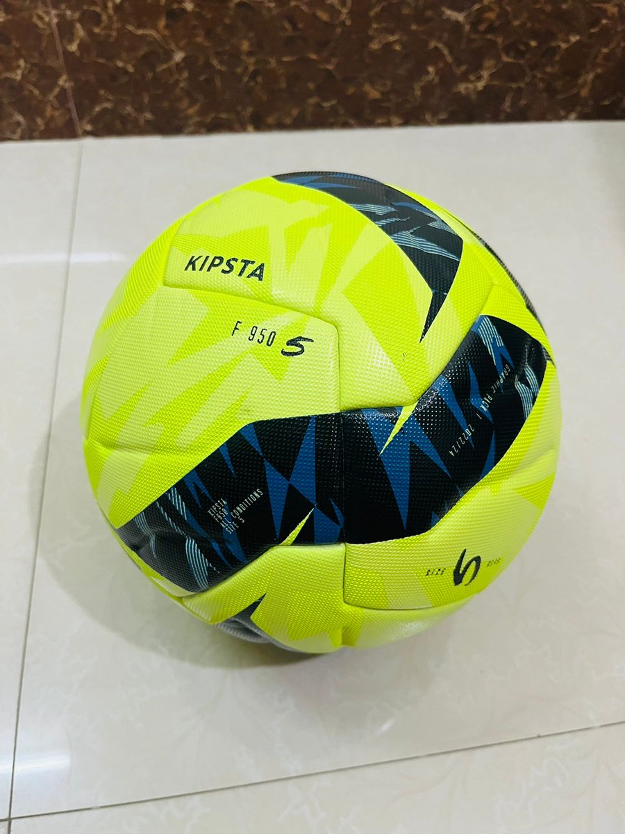 AzadAlvy's tweet photo. New kipsta #f950 ⚽ 👀 (25/08/2022). https://t.co/e0o8wdMu6F