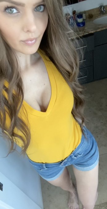 Watch Michelle Jean ©'s leaked NSFW photo on TwXstars