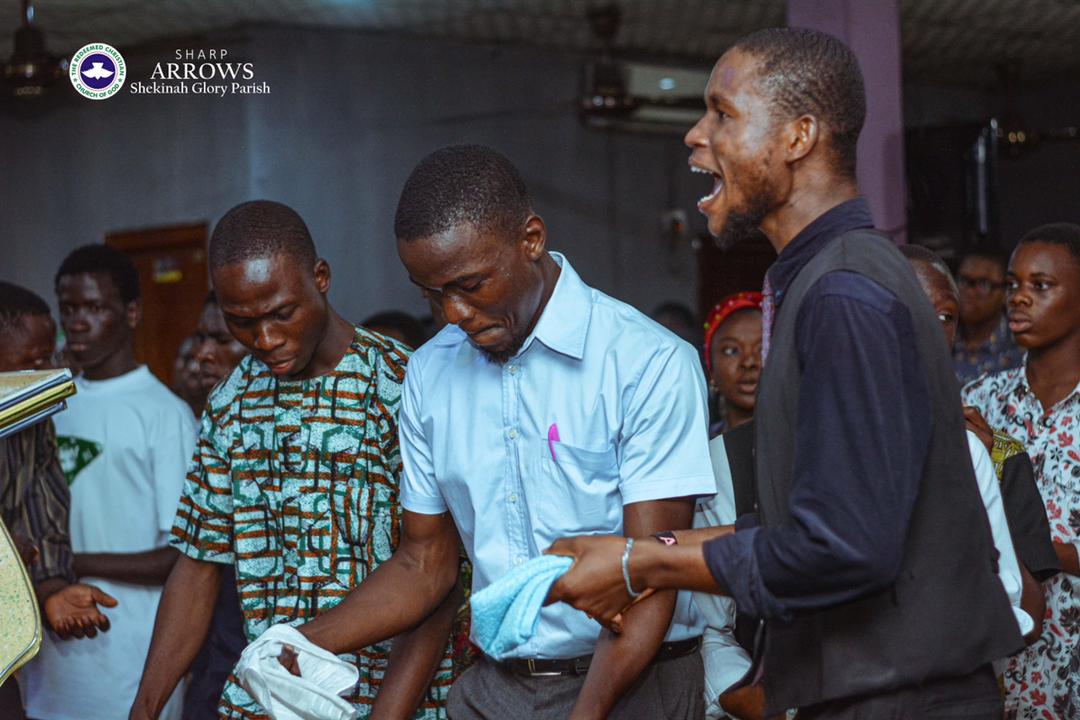 RccgSharpArrows's tweet photo. Just in case you missed out on this Sundays fun
:
:
:
: 
Here is a glimpse of it....

#RccgSharpArrows
#RaisingWorldChangers
#Enthroned https://t.co/UyH9mmUfjv
