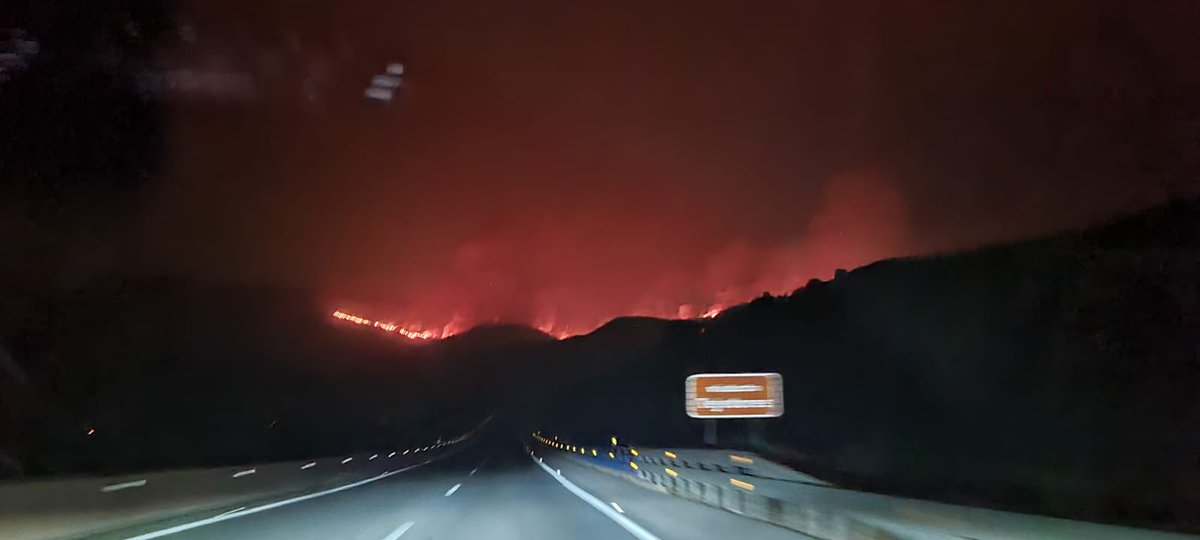 MLinaresTitos's tweet photo. Comienza el sexto día del #IFLosGuájares, me pregunto si no se ha infravalorado lo escarpado de nuestra Sierra y si los medios están siendo suficientes #Albuñuelas #ValledeLecrin #Restabal #Saleres #Izbor #PinosdelValle https://t.co/Dkac8QSnuD