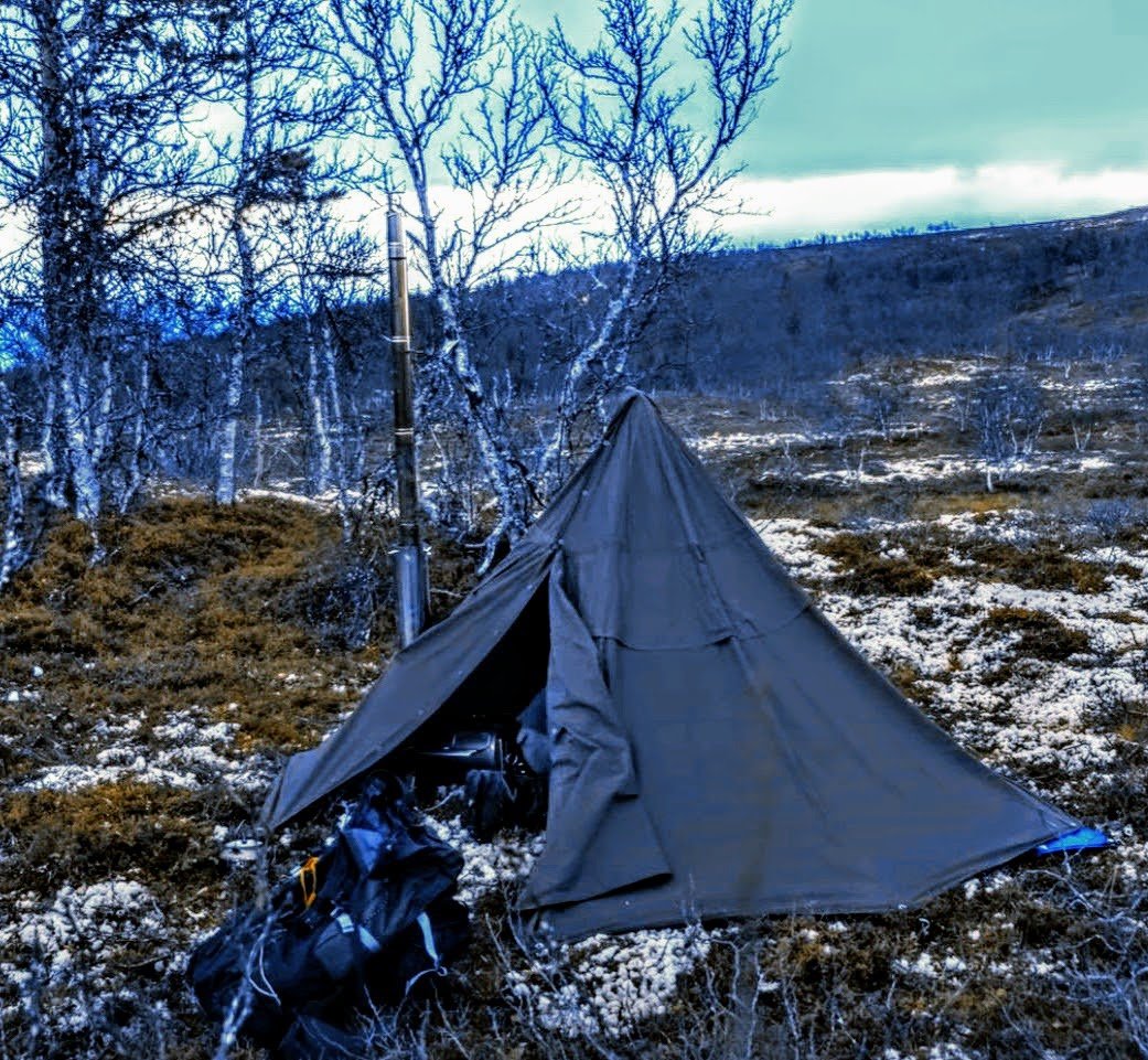 gunmonocamp's tweet photo. 1400+フォロワー感謝🙏
🏕軍幕テントプレゼント企画第２弾🏕
「ポーランド軍幕size1未使用美品
（Navy or OD）」２名様に

※応募方法:
1️⃣@gunmonocampフォロー
2️⃣このツイートをいいね＆RT

※応募条件: アウトドア系垢、国内

※締切9/25(日)23:59 

※あたれら使用予定
当選者TLで発表＆DMします🙂 https://t.co/BLtpb9oKBH