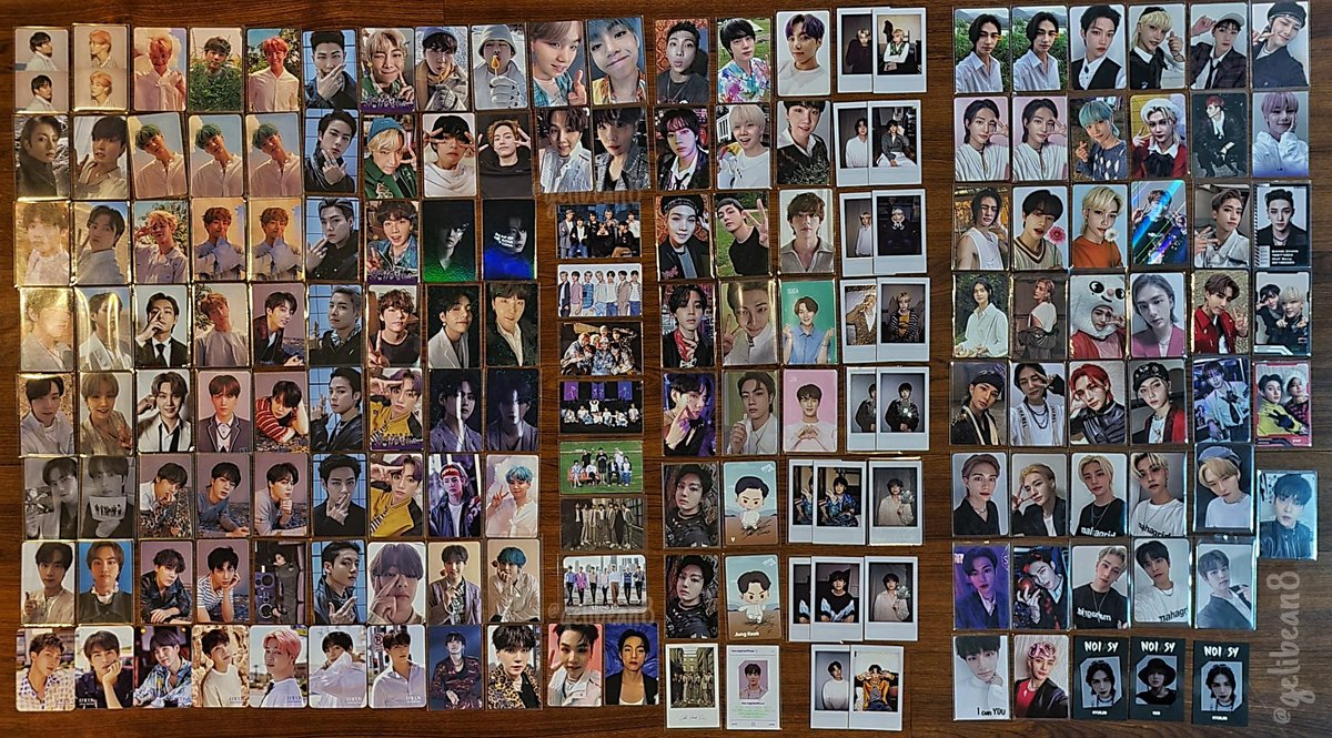Gelibean8's tweet photo. Happy with this BTS x SKZ (na may nahalong soobin) sparks collection ♡ 

Family pic muna ulit bago mag declutter nanaman hahaha 😅 https://t.co/ooiCLGgg24