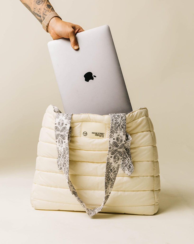 jor_nah's tweet photo. Hi made these bags 🙂 https://t.co/RhuPEK71Qr