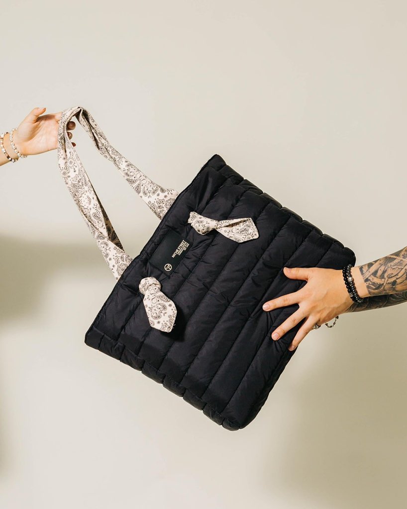 jor_nah's tweet photo. Hi made these bags 🙂 https://t.co/RhuPEK71Qr
