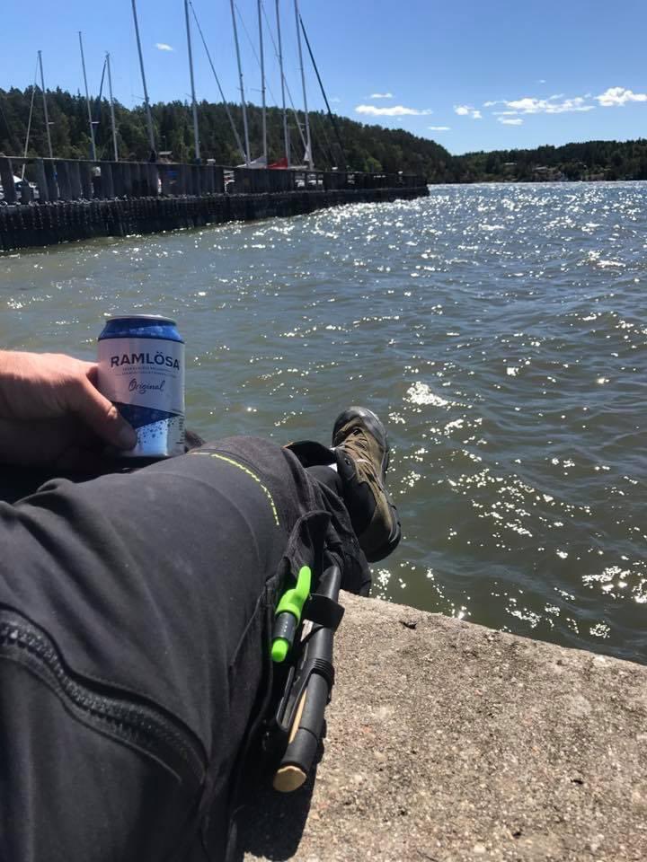 AntonsenBygg's tweet photo. Lunch 😀
#lunch #bryggan #antonsenbygg #bygg #renovera #lägenhetsrenovering #stockholm #haninge #efterfem #snickare https://t.co/H8rpcUEk5O