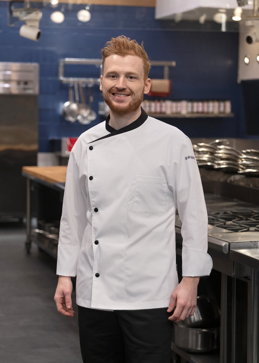 briantsev_vlad's tweet photo. Hello Everyone, I'm Chef Vlad. Join Me on my culinary journey to hell's Kitchen. I will share my Personal Experiences Here. Tune in on September 29th On Fox at 7 pm. What do you think I will cook for my signature dish for Chef Gordon Ramsay? #hellskitchen #hellskitchenfox #fox https://t.co/dg388GFuaX