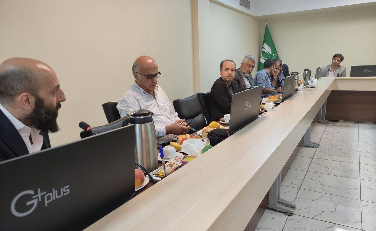 نظام صنفی رایانهای استان تهران (@tehrannsr) on Twitter photo مجتبی رضاخواه، رئیس فراکسیون اقتصاد دیجیتال مجلس، با حضور در جمع اعضای هیأت مدیره نصر تهران، ضمن همفکری پیرامون موضوعات طرح شده، از تشکیل دبیرخانه مشترک میان فراکسیون #اقتصاد_دیجیتال مجلس و نصر تهران استقبال کرد.👇
tehran.irannsr.org/s/mfakjr9
<a href="/eslamihossein1/">Hossein Eslami | حسین اسلامی</a>
<a href="/MojtabaRezakhah/">مجتبی رضاخواه</a> مجتبی رضاخواه، رئیس فراکسیون اقتصاد دیجیتال مجلس، با حضور در جمع اعضای هیأت مدیره نصر تهران، ضمن همفکری پیرامون موضوعات طرح شده، از تشکیل دبیرخانه مشترک میان فراکسیون #اقتصاد_دیجیتال مجلس و نصر تهران استقبال کرد.👇
tehran.irannsr.org/s/mfakjr9
<a href="/eslamihossein1/">Hossein Eslami | حسین اسلامی</a>
<a href="/MojtabaRezakhah/">مجتبی رضاخواه</a>