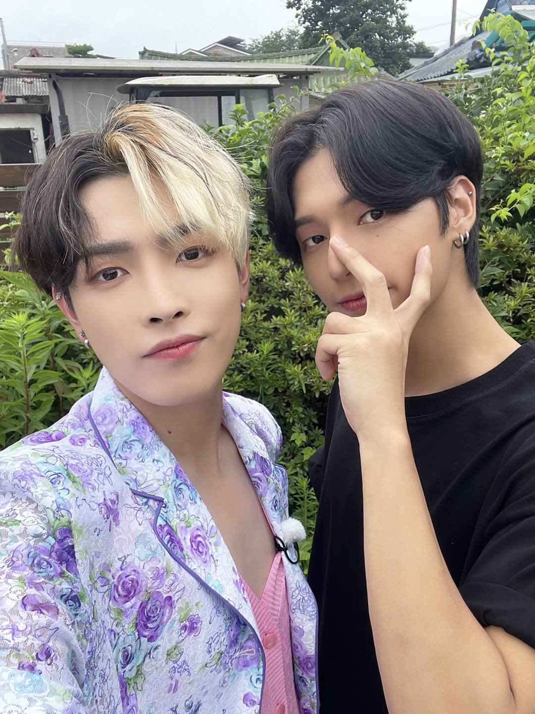 Ateez on twitter ateez wanteez behind photo 