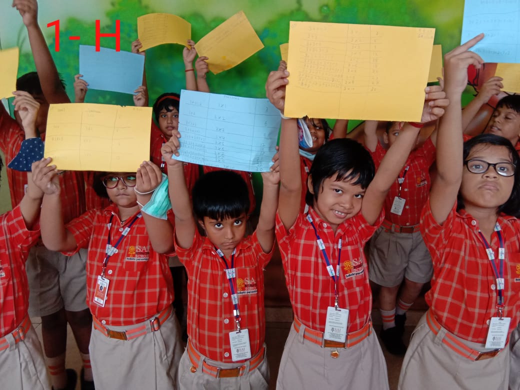 SAI_Edu_In's tweet image. Little SAIoneers of Class-I proactively engaged themselves in an enriching maths session where they learnt the tables of 2, 3, 5 and 10 with the help of some interesting activities using paper cutouts and stars.
#Learningtables
#Mathisfun
#ActivityBasedLearning
