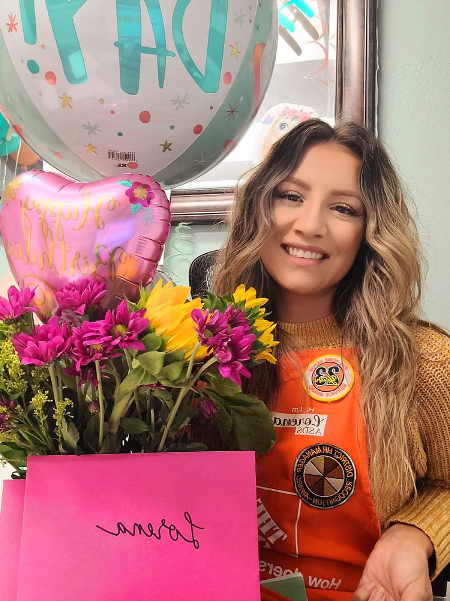 Lorena Flores 🧡 tweet media