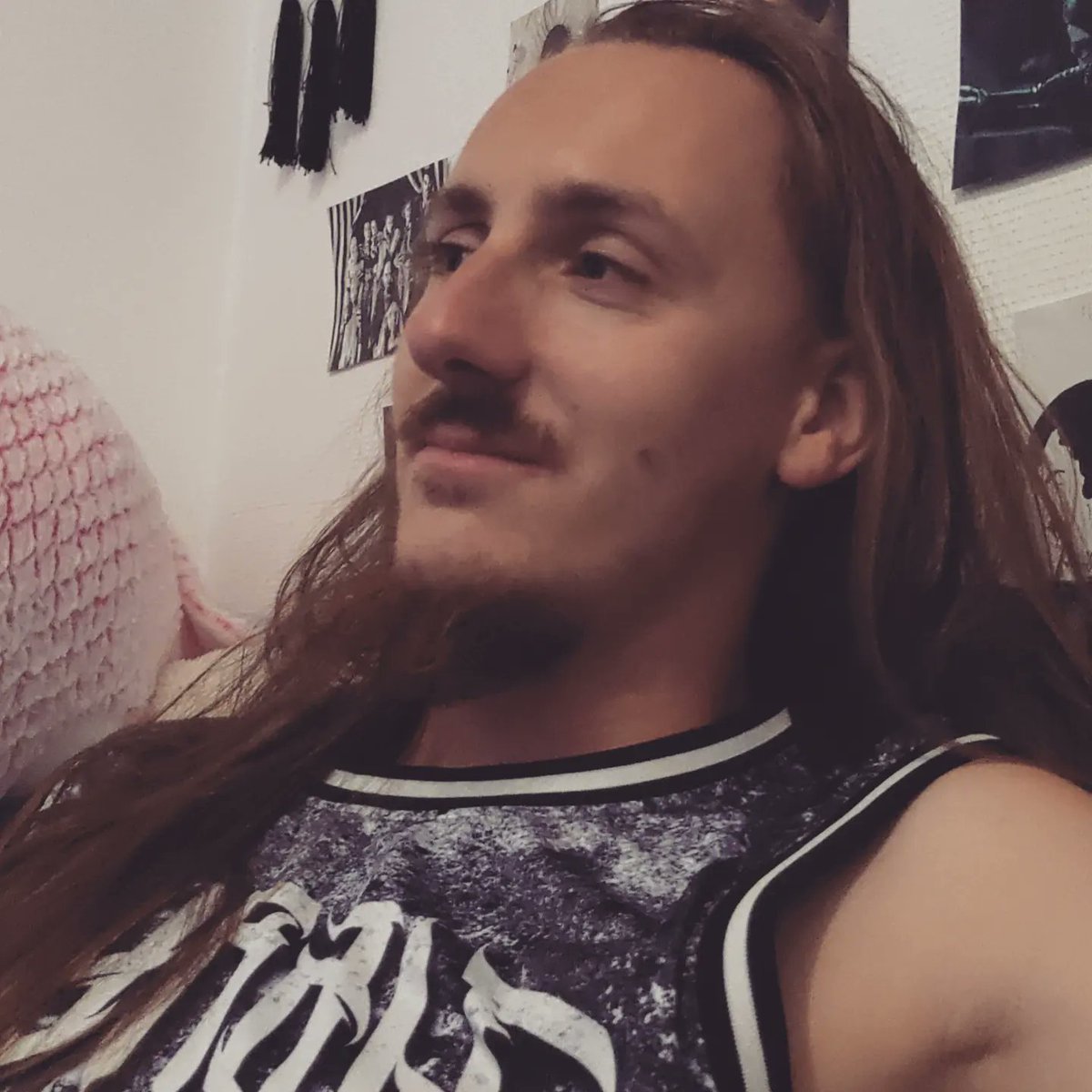 jeremanonegra's tweet photo. #NouvellePhotoDeProfil
Ça doit faire 4ans qu'elle avait pas changé, fallait peut-être faire quelque chose https://t.co/oCuEKk10Ue