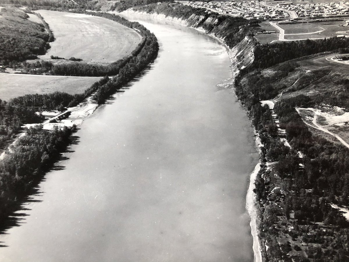 e_backstrom's tweet photo. 1966 #yeghistory photo: North Saskatchewan River valley before Quesnell Bridge, Whitemud Drive and @FortEdPark. https://t.co/pVeg7O1wKO