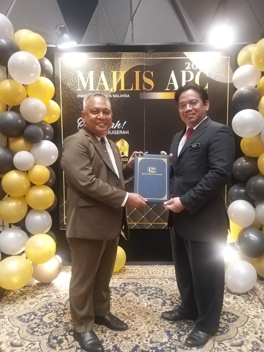 Irshukriishak's tweet photo. Jutaan Terima kasih kepada YBhg Dato' Seri @IrZulkefly, semua Pengurusan Atasan JKR ,YBhg Dato @Ar_Azman_5167 serta semua warga @CKK_IPJKR atas APC 2021. Bersama kita meningkatkan mutu perkhidmatan kepada rakyat. https://t.co/OR6kd0Bwxm