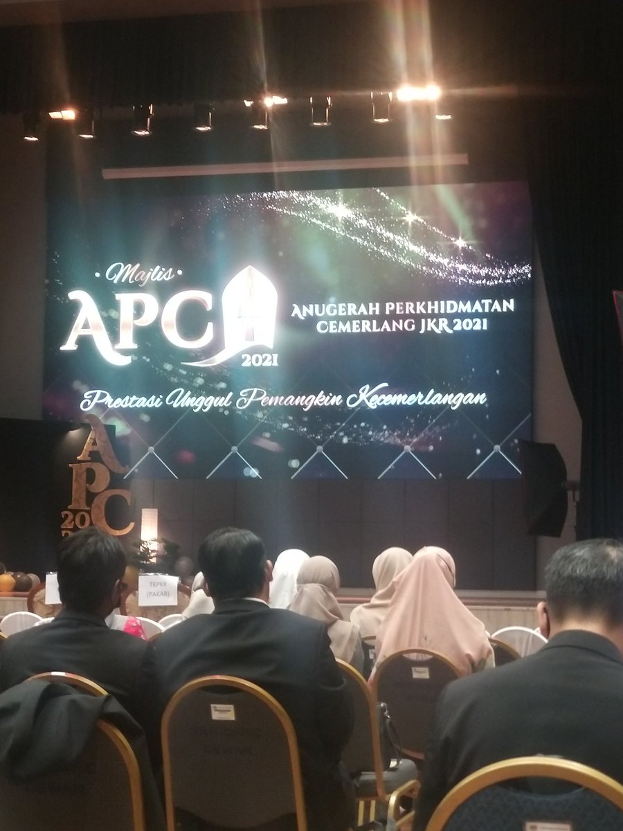 Irshukriishak's tweet photo. Jutaan Terima kasih kepada YBhg Dato' Seri @IrZulkefly, semua Pengurusan Atasan JKR ,YBhg Dato @Ar_Azman_5167 serta semua warga @CKK_IPJKR atas APC 2021. Bersama kita meningkatkan mutu perkhidmatan kepada rakyat. https://t.co/OR6kd0Bwxm
