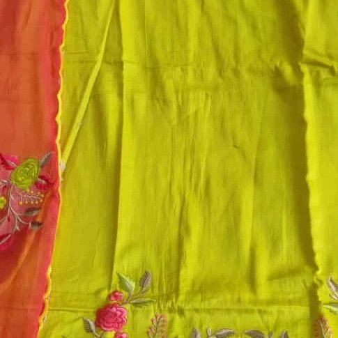 p_sangwan9's tweet image. 🌹#करवा चौथ का धमाका🌹#Karwa coth ke special video part-9🌹#womade brand ke 🌹#party wear suit🌹
 youtu.be/IbWHJpB55mA