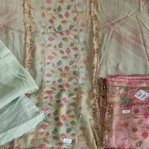 p_sangwan9's tweet image. 🌹#करवा चौथ का धमाका🌹#Karwa coth ke special video part-9🌹#womade brand ke 🌹#party wear suit🌹
 youtu.be/IbWHJpB55mA