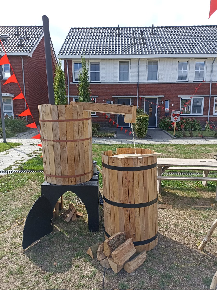 Tukker_Martin's tweet photo. Klaar voor jury en aftrap #entersedagen2022 #bergdorst #berghorst #bier #homebrew #feest #twente https://t.co/h6FFYQoMLS