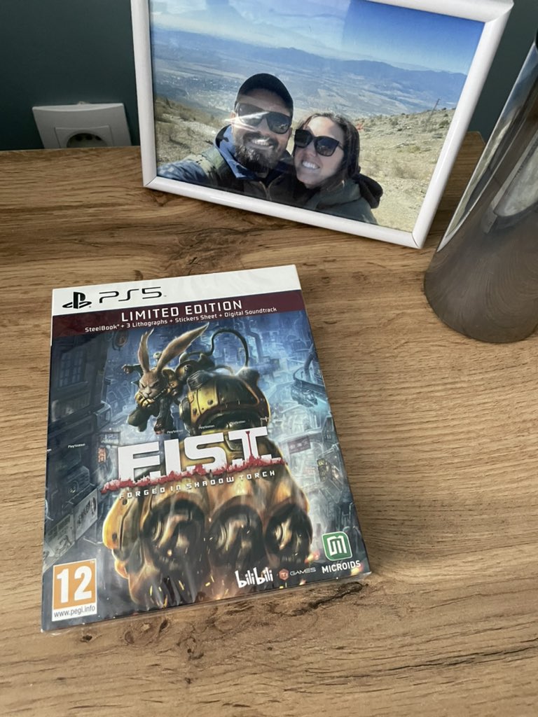 Finally got my hands around this beauty 🥹 This limited edition of “Fist : Forged in shadow torch“ #ps5 looks fantastic 👌 @FISTthegame