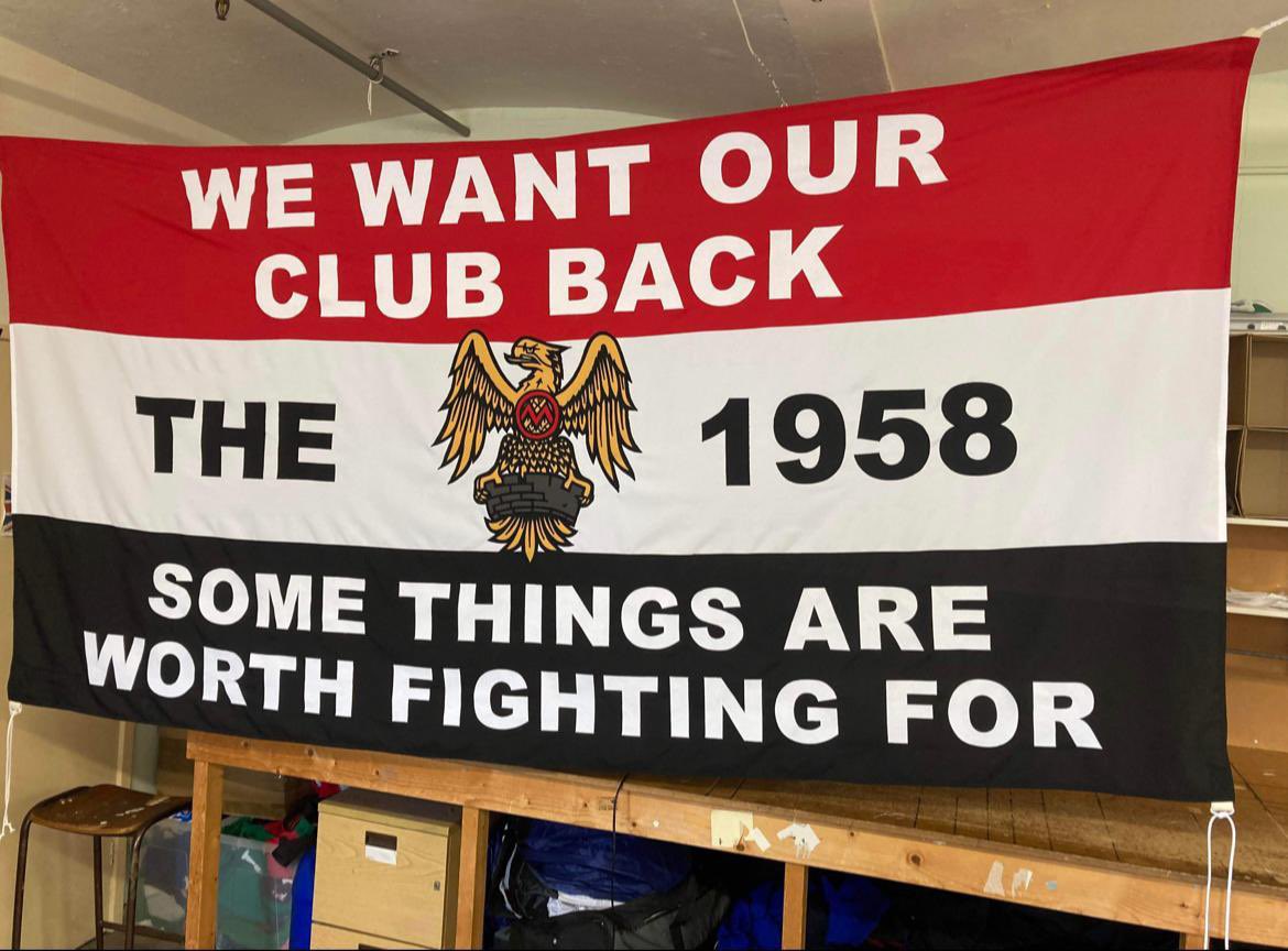 UAGMVMT's tweet photo. #SirJimRatcliffeIn @INEOS Now would be a lovely time to put a bid in for our beloved club #SaveMUFC https://t.co/LUwCNGVx3I