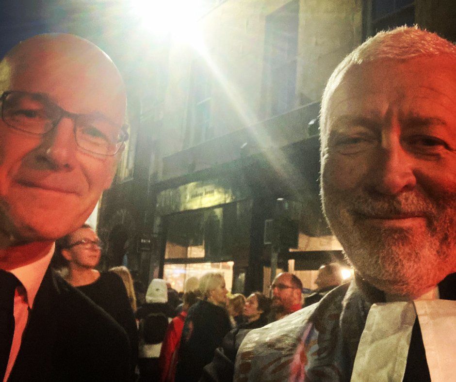 greyfriars_kirk's tweet photo. Last night Rev. @RichardFrazer8 spent his time mingling with the crowds as they processed down #GeorgeIVBridge and bumped into Scotland’s Deputy First Minister John Swinny (@scotgov)  What a poignant part of history to be part of &amp; unite us all together. https://t.co/R2n0RepbRU