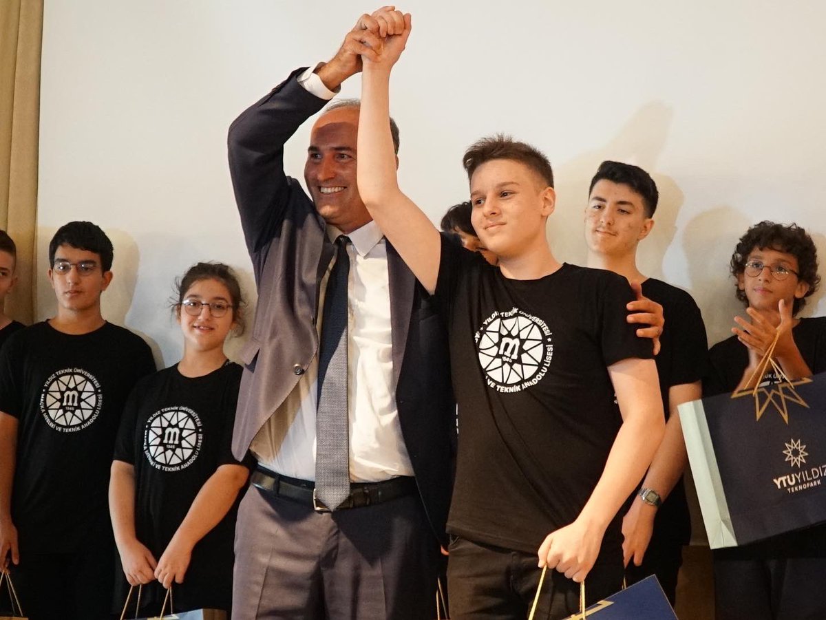 YildizEdu's tweet image. YTÜ Maçka Mesleki ve Teknik Anadolu Lisesi yeni eğitim öğretim yılına ‘merhaba’ dedi! 🎉
 
111 yıllık inovasyon kültürümüz ve 80 yılı aşkın teknik eğitim geleneğiyle, geleceğin Yıldızları artık Maçka'da yetişecek. ✨