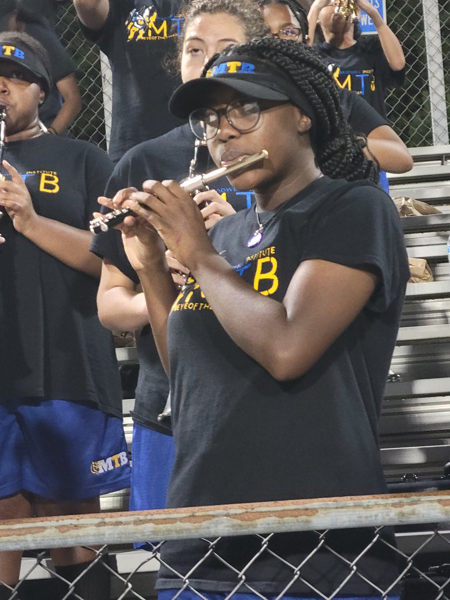 NurseNeecy's tweet image. Help the BIMTB raise money to travel and compete! Donate your shoe size and SHARE! Every little bit helps! #senioryear #BIMTB #SectionLeader

CashApp: $BIBandBoosters 
Memo: Kenché Roberts