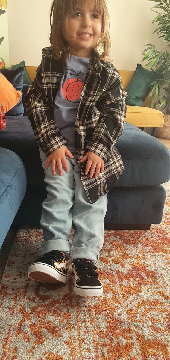 calvins48's tweet photo. @Vans You've got a young fan who just bought some new Vans! https://t.co/IZQUhK8rHY