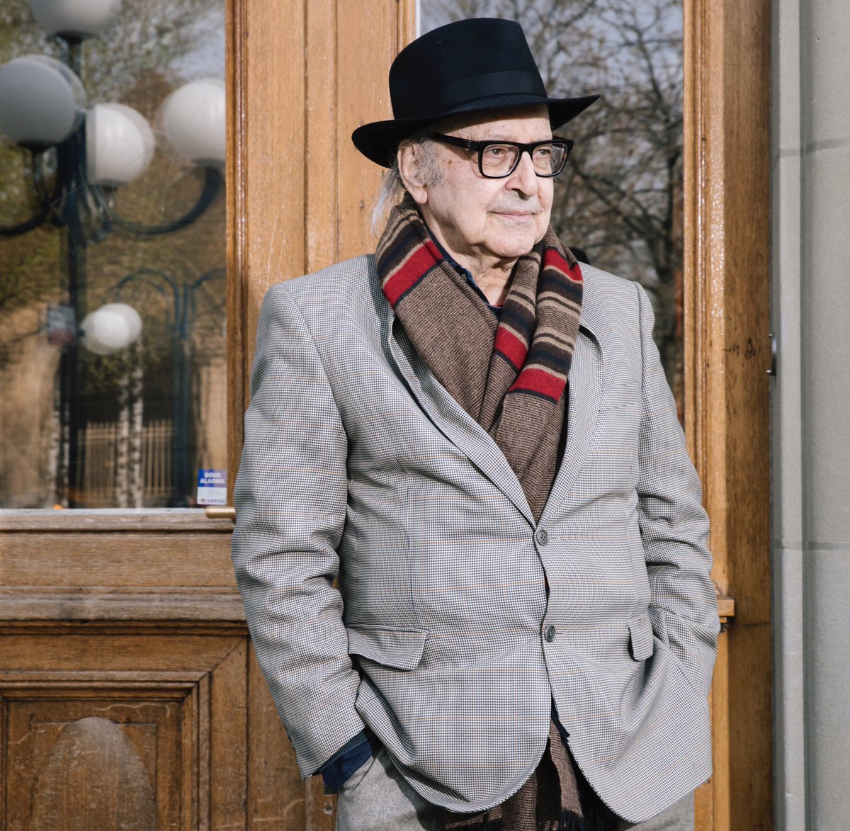 Jean-Luc Godard est décédé ce mardi 13 septembre à l’âge de 91 ans. L’un des réalisateurs les plus iconiques laisse une œuvre prolifique qui aura marqué durablement le 7ème art et l’histoire de notre institution. 📷 Cinémathèque suisse / Carine Roth