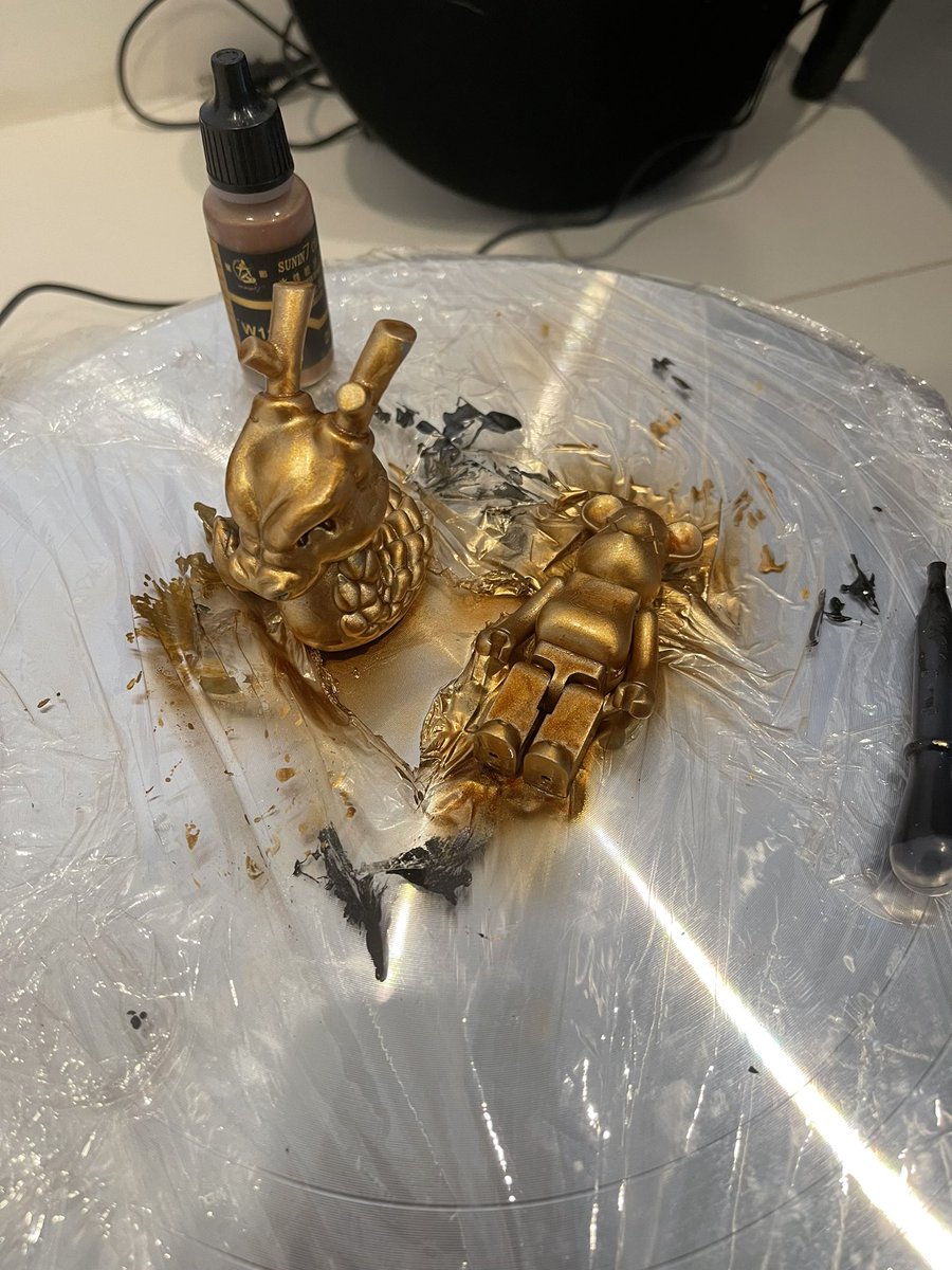 0xartisanPFP's tweet photo. Some airbrush painting attempts. https://t.co/gAKm0WmOc2
